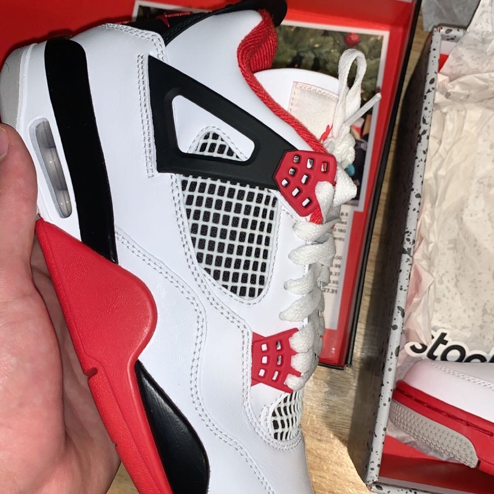 Air Jordan 4 (2020) retro Fire red
